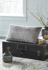 Metea Pillow