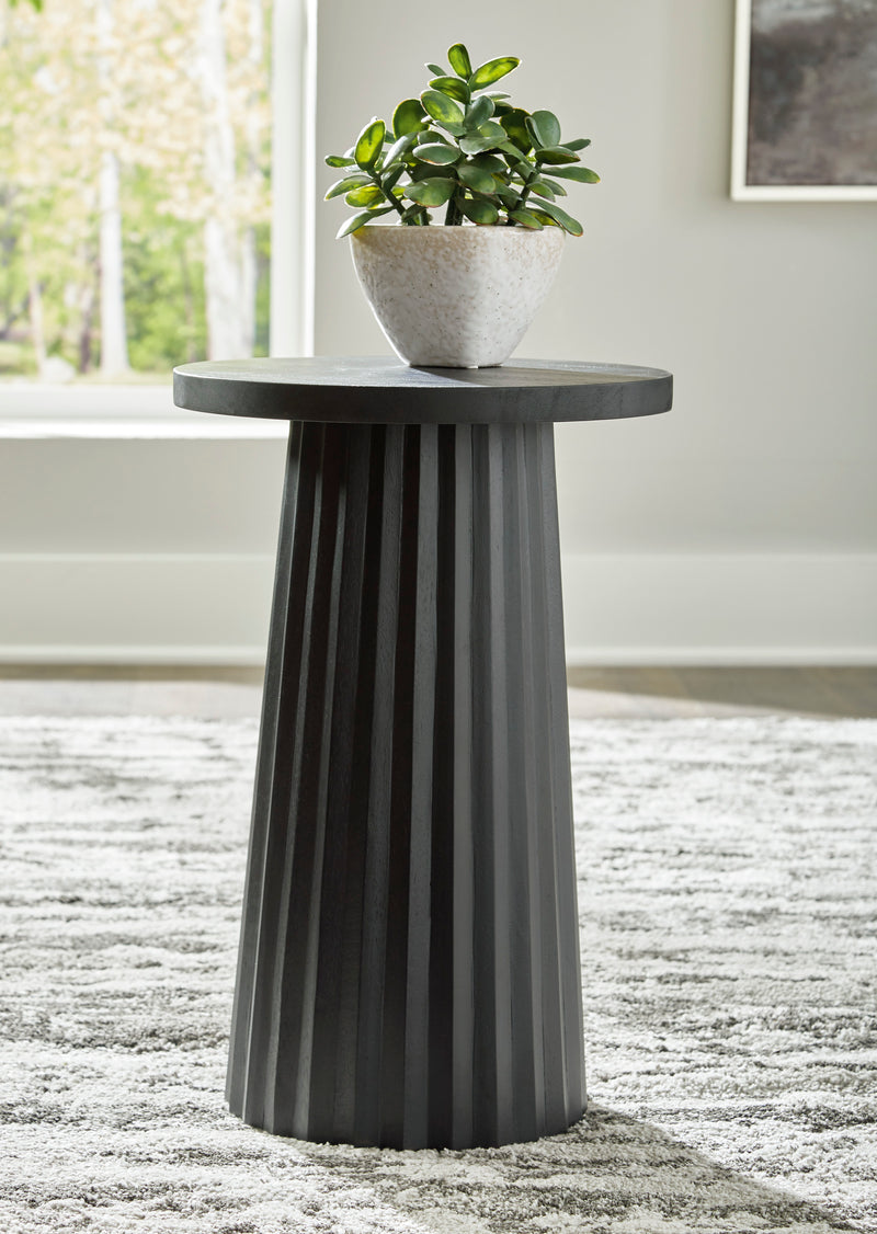 Hanfield Accent Table